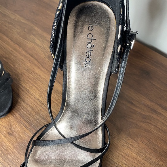 Le Chateau Floral Heels - Picture 5 of 6